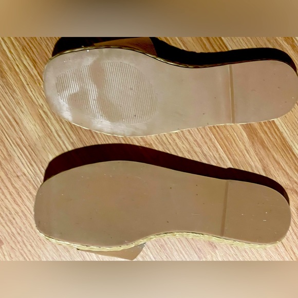 Gold Steve Madden sandals - Picture 2 of 6